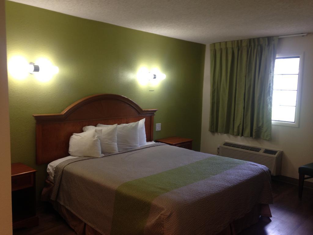 Red Carpet Inn - New Brunswick Exterior photo